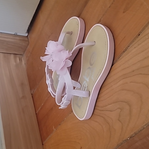 bebe Other - 🌸 bebe girls sandals with pink flower 🌸